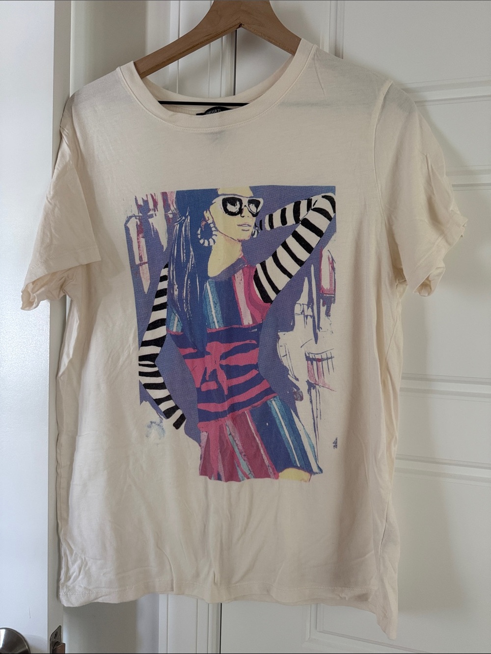Forever 21 Cream Short-Sleeve Tee with Pop Art Graphic
